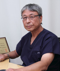 理事長・医師 村山 亨一